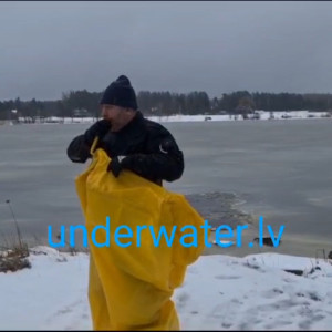 Water rescue capsule